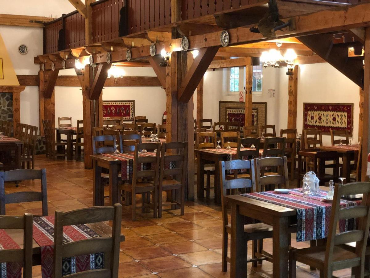 Vila De Argint Aleea Pelesului Nr 2 Sinaia Eksteriør bilde